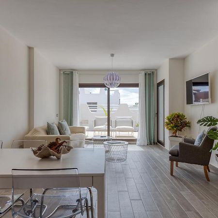 Homeforguest Flat With Large Terrace In Modern Residential Complex With Swimming Pool كاليتا ذي فوستي المظهر الخارجي الصورة