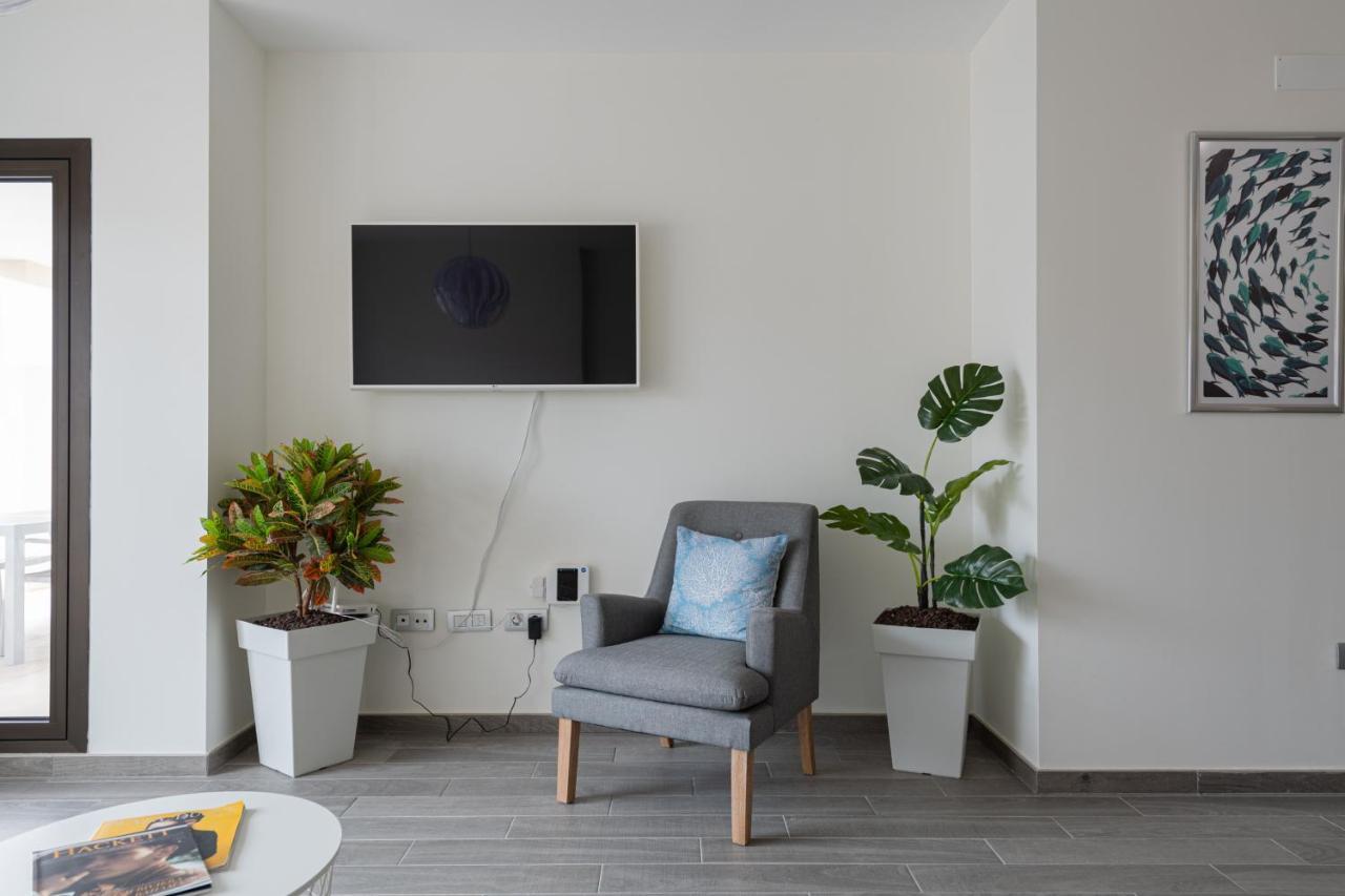 Homeforguest Flat With Large Terrace In Modern Residential Complex With Swimming Pool كاليتا ذي فوستي المظهر الخارجي الصورة